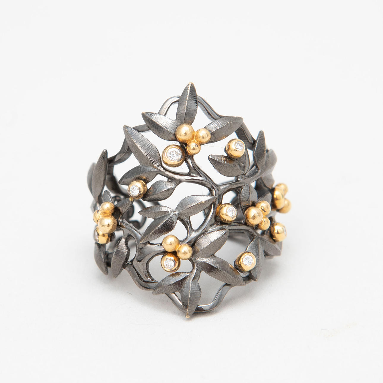 CHARLOTTE LYNGGAARD. Ring, "Forest", silver, guld samt diamanter.