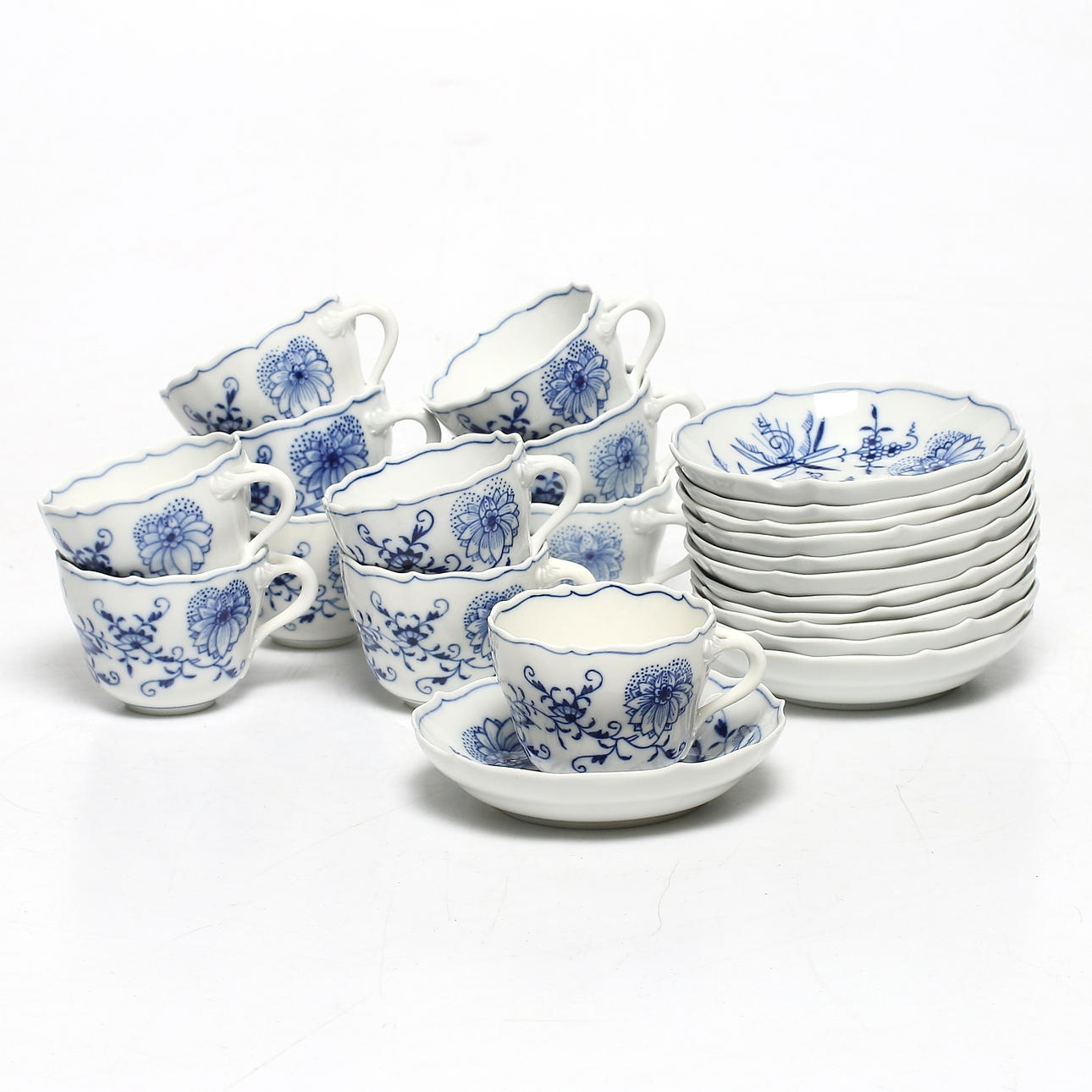 KAFFEKOPPAR med FAT, 23 delar, porslin, Meissen, Tyskland.