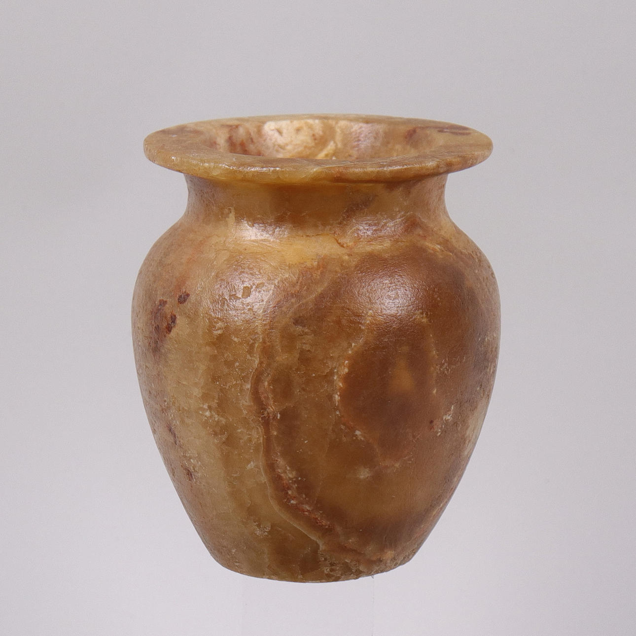 VAS, alabaster, egyptisk stil.
