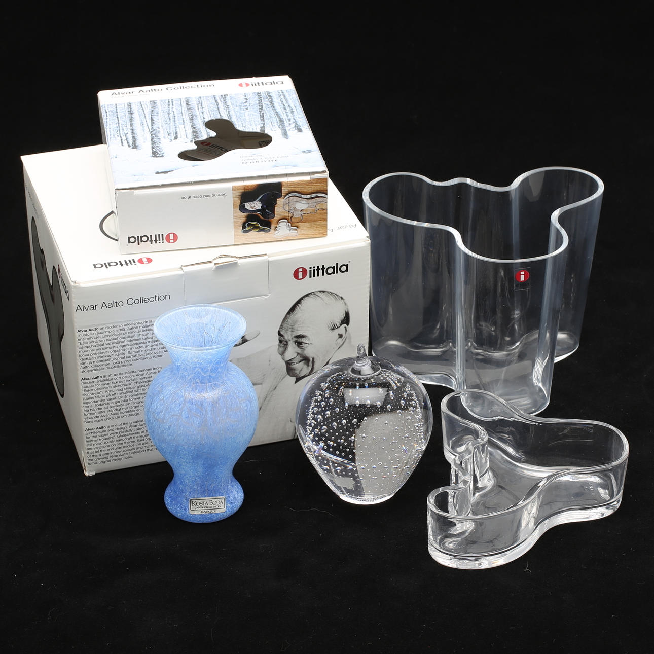 GLASFÖREMÅL, 4 st, Alvar Aalto Iittala, Ulrica Hydman Vallien Kosta Boda, Strömbergshyttan.