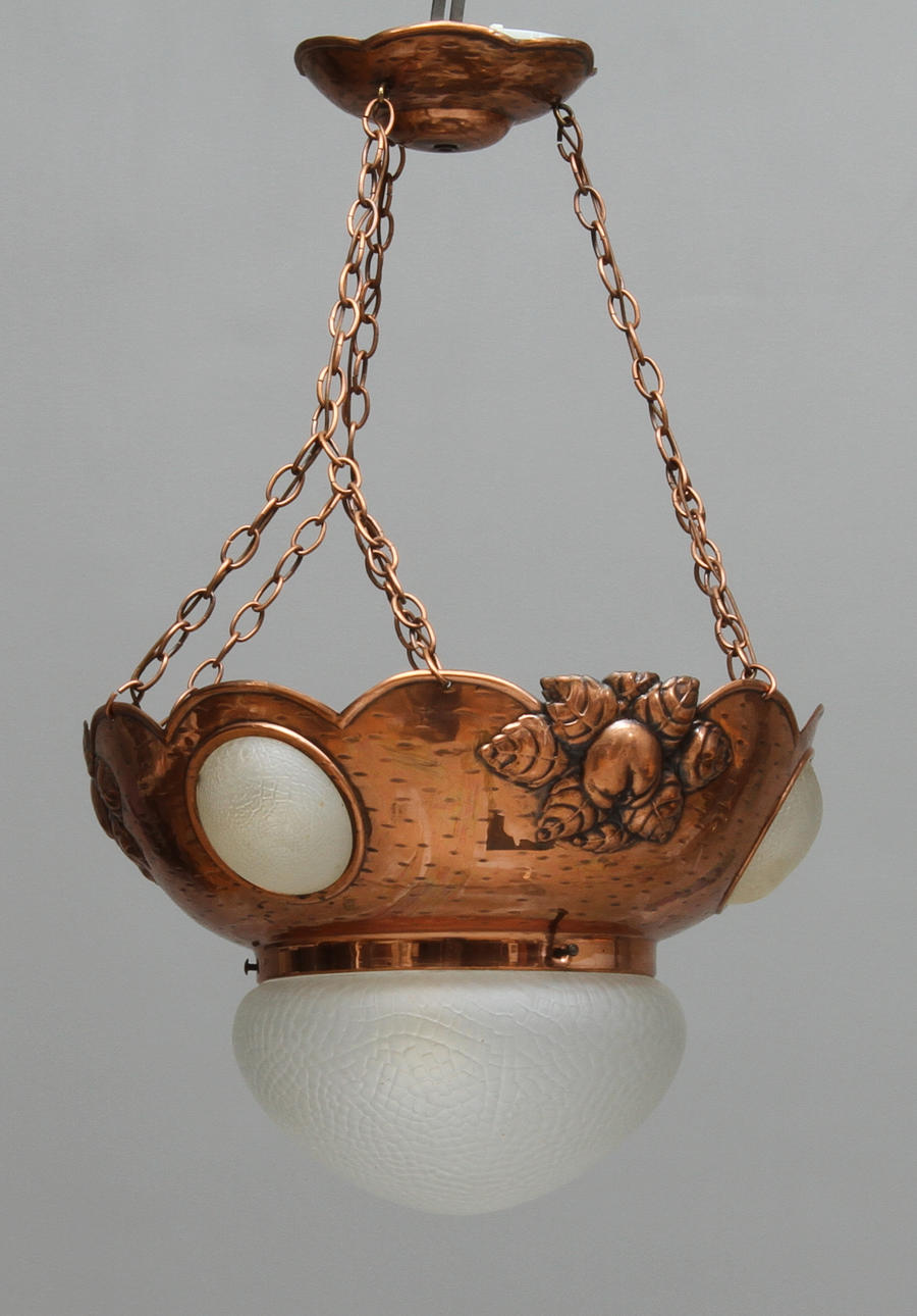 TAKLAMPA, jugend, koppar, 1900-talets första hälft.