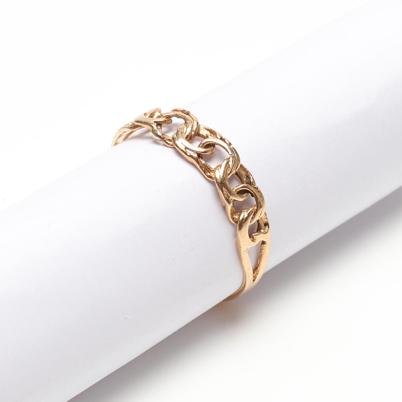 RING, "Bismarck", guld, 18k, ca 1,5 gram.