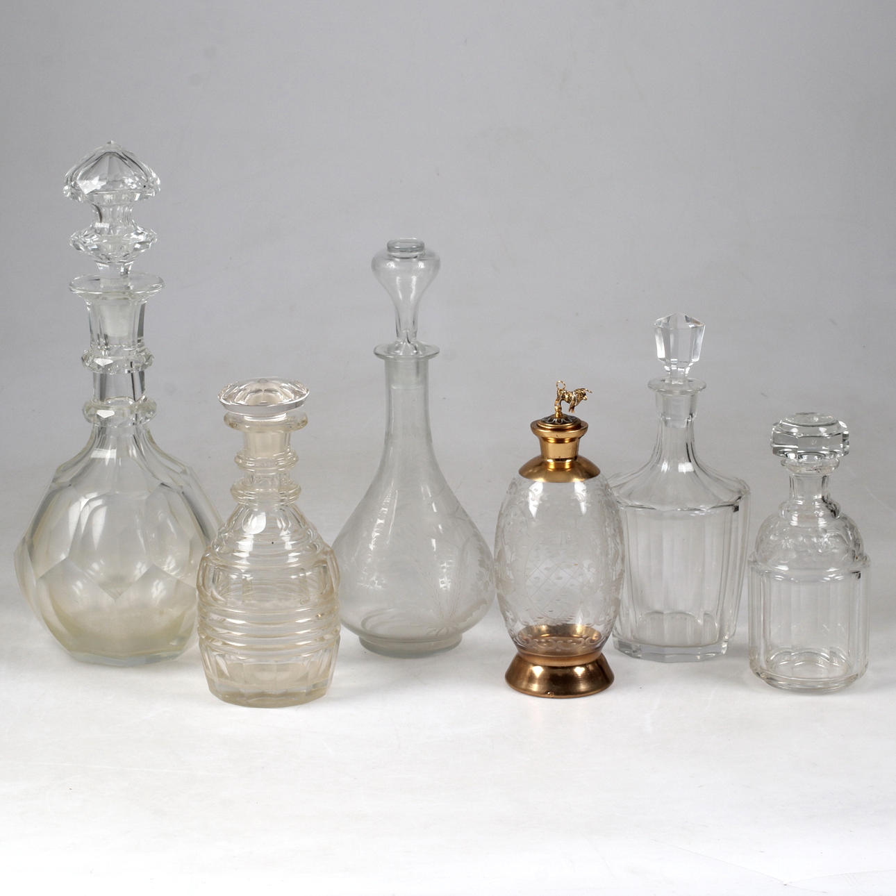 KARAFFER, 6 st, glas, 1900-talets första hälft.