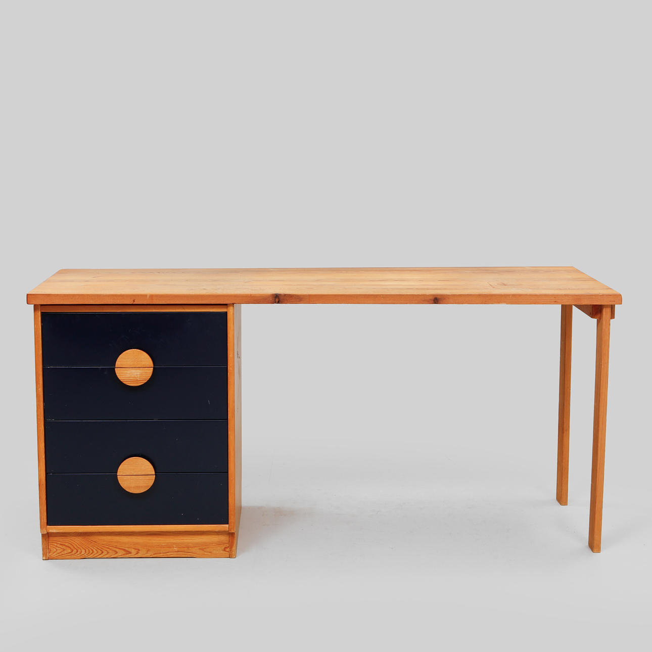 TOMAS JELINEK. Skrivbord, "Flen", IKEA.