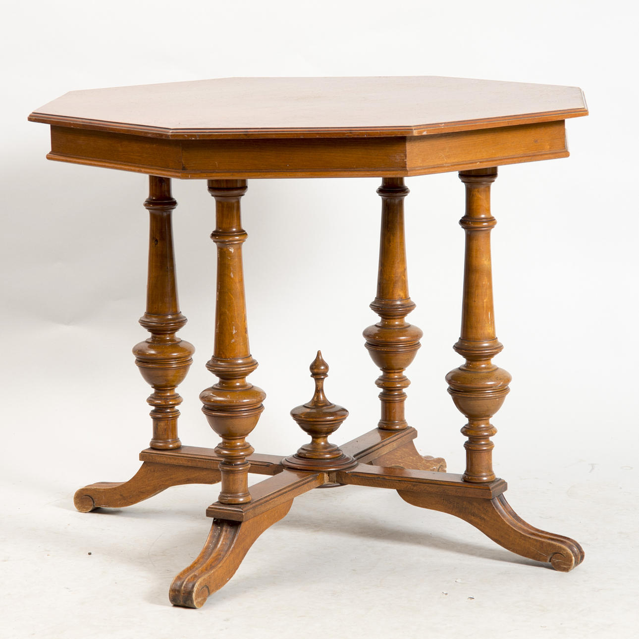 SALONGSBORD, mahogny, nyrenässans.