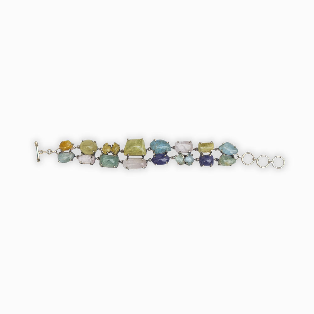 Silverarmband med beryller.