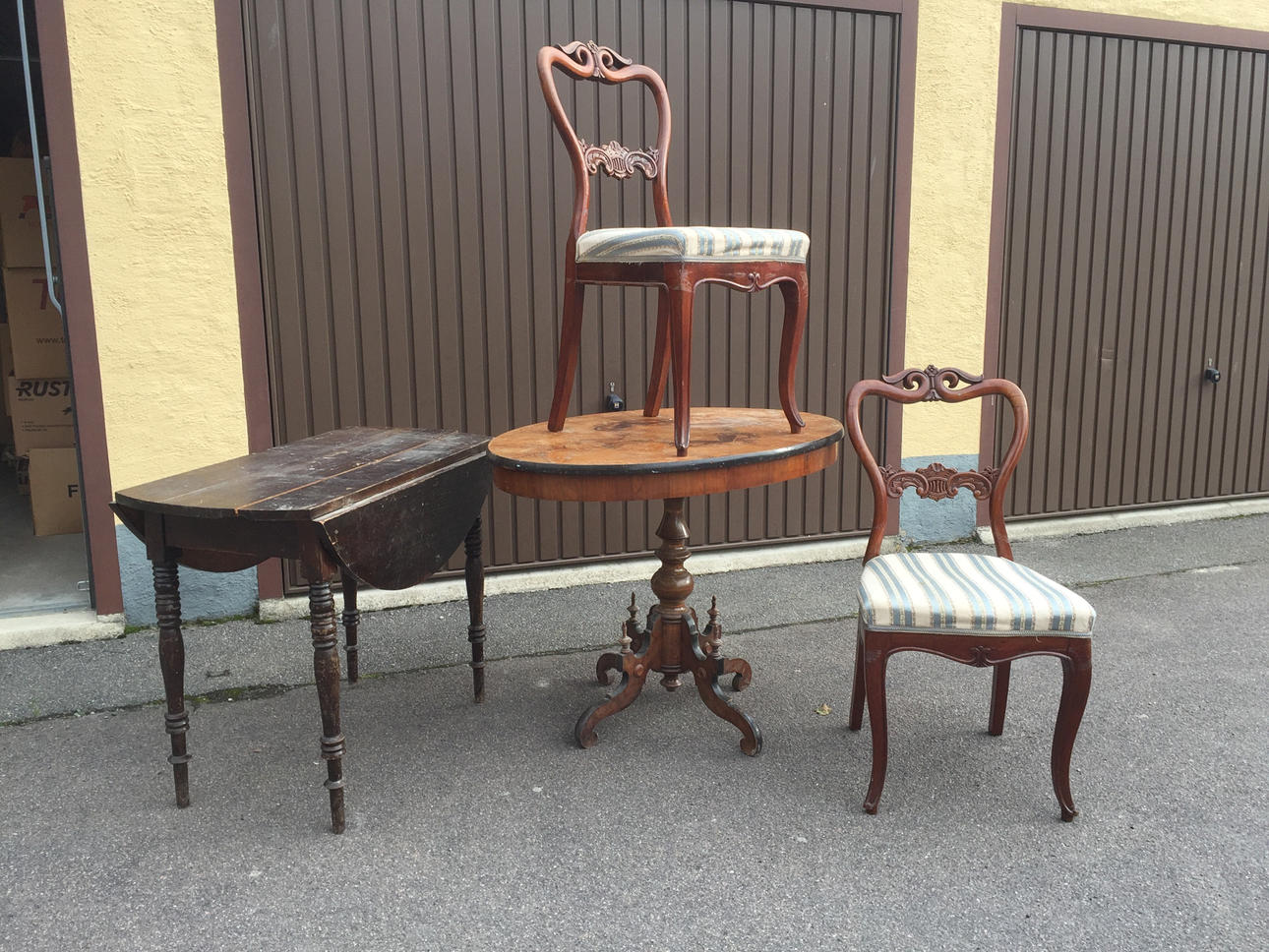 PARTI MÖBLER, 4 delar, 1800-talets slut.