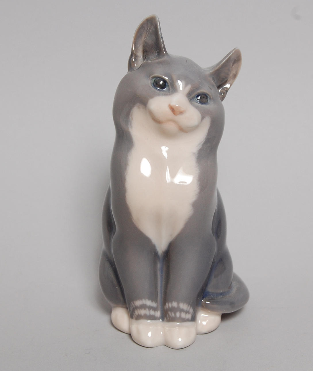 FIGURIN, porslin, " katt " Royal Copenhagen.
