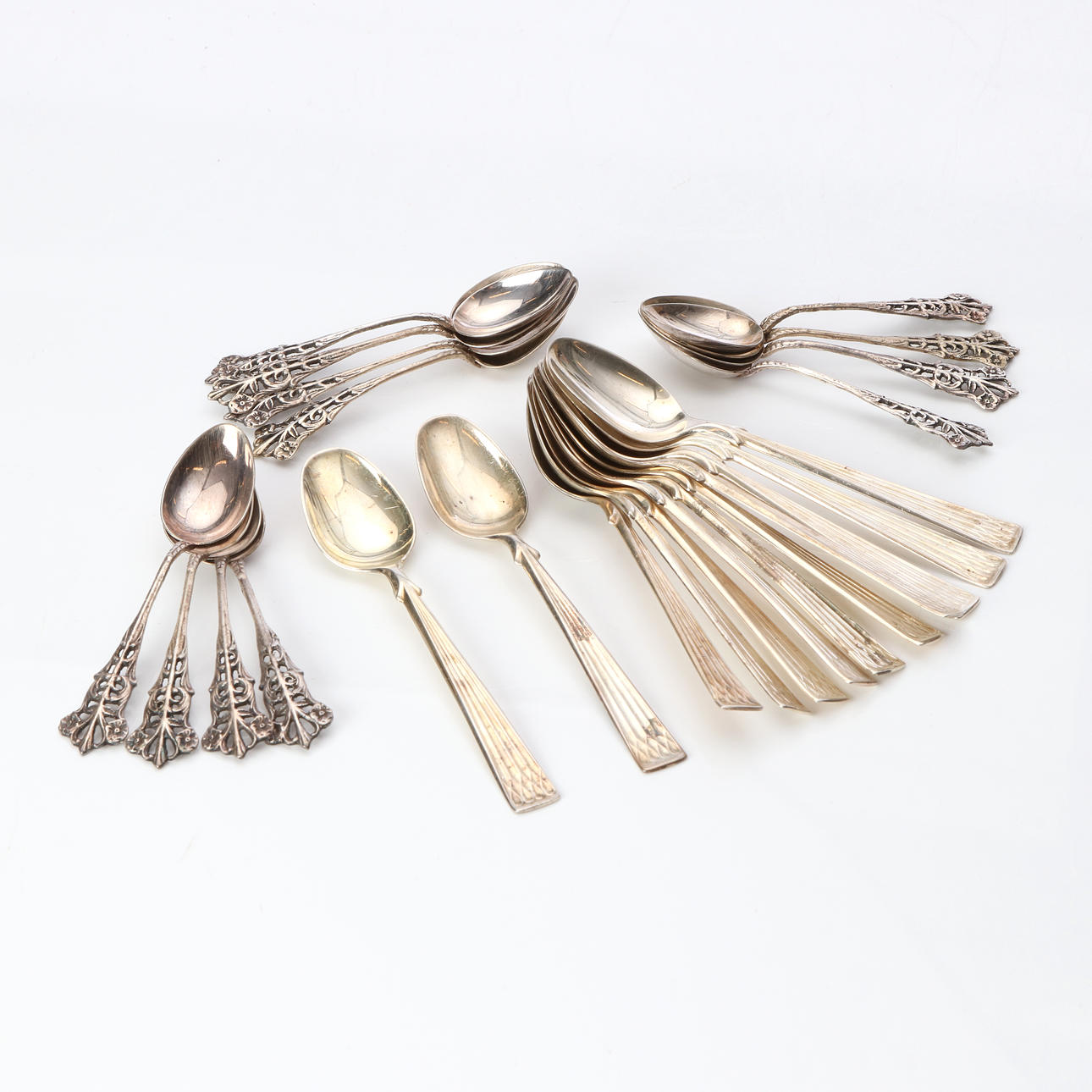 SKEDAR, 12+12 ST. Silver. Vikt ca 195 gram.