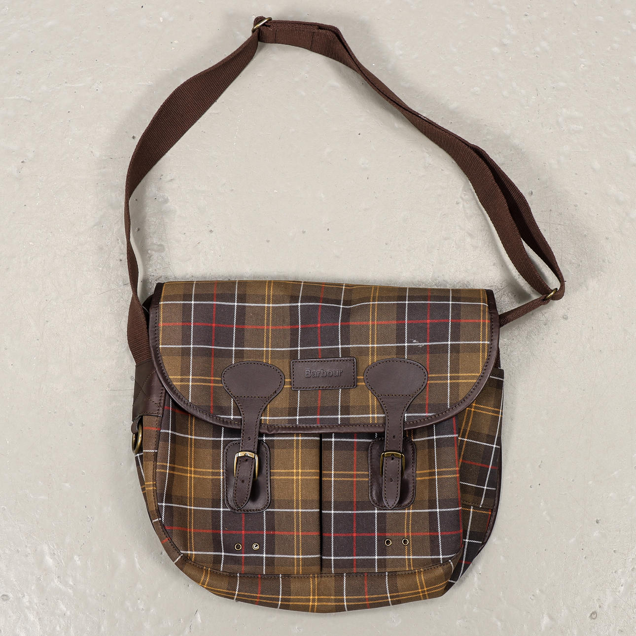 BARBOUR "Tarras" väska.