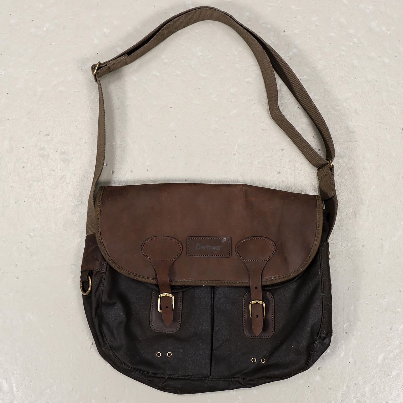 BARBOUR "Tarras" väska.