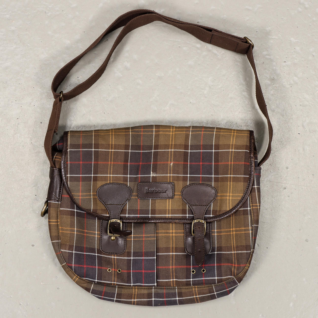 BARBOUR "Tarras" väska.