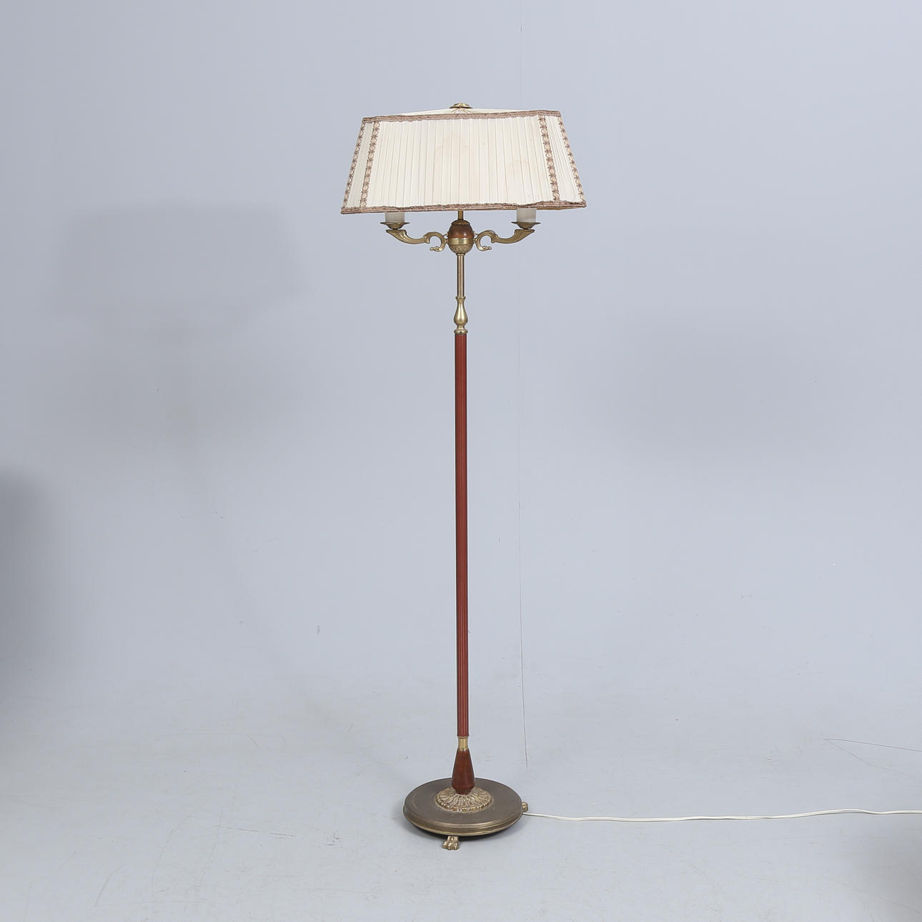 GOLVLAMPA, 1900-tal.