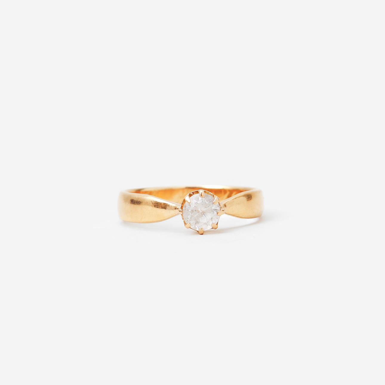 RING, 18k guld och syntetisk sten. Total vikt 3.2 gram.
