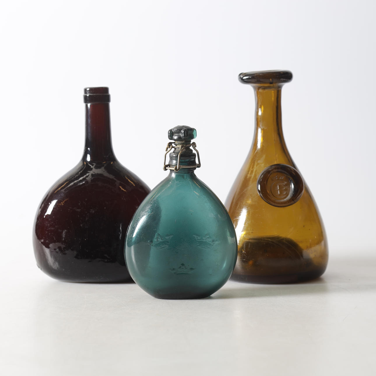 FLASKOR, 3 st. Glas, 18/1900-tal.