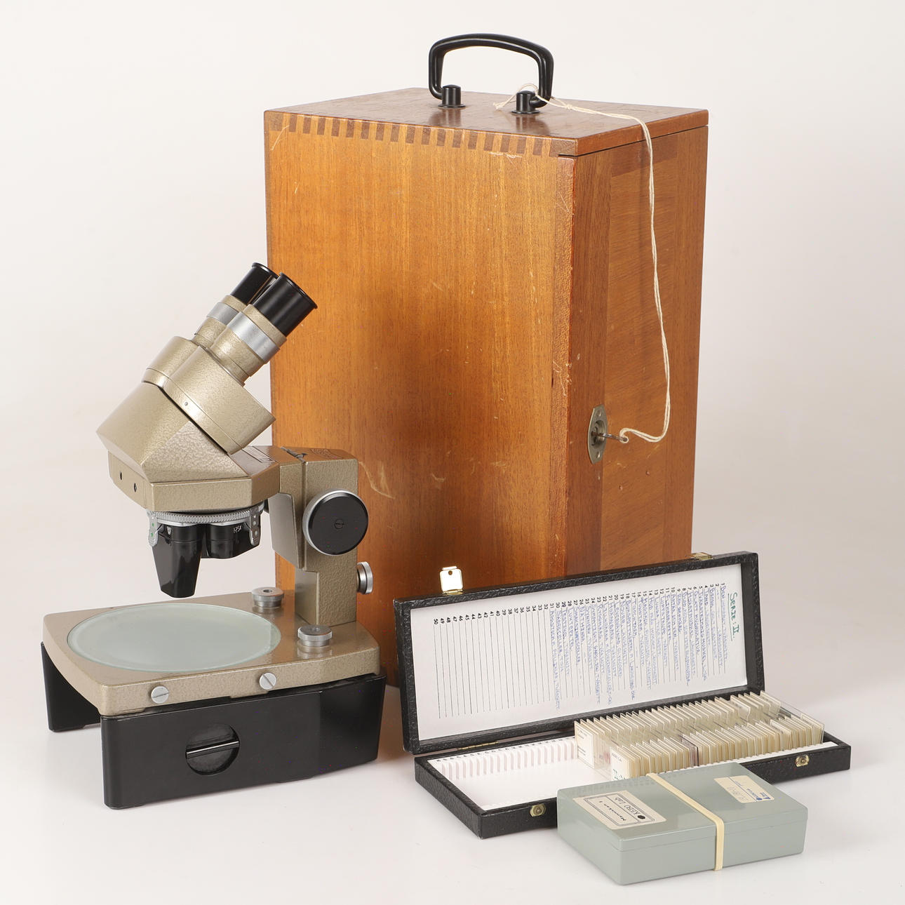 MIKROSKOP, i trälåda, Vickers Instruments, England.