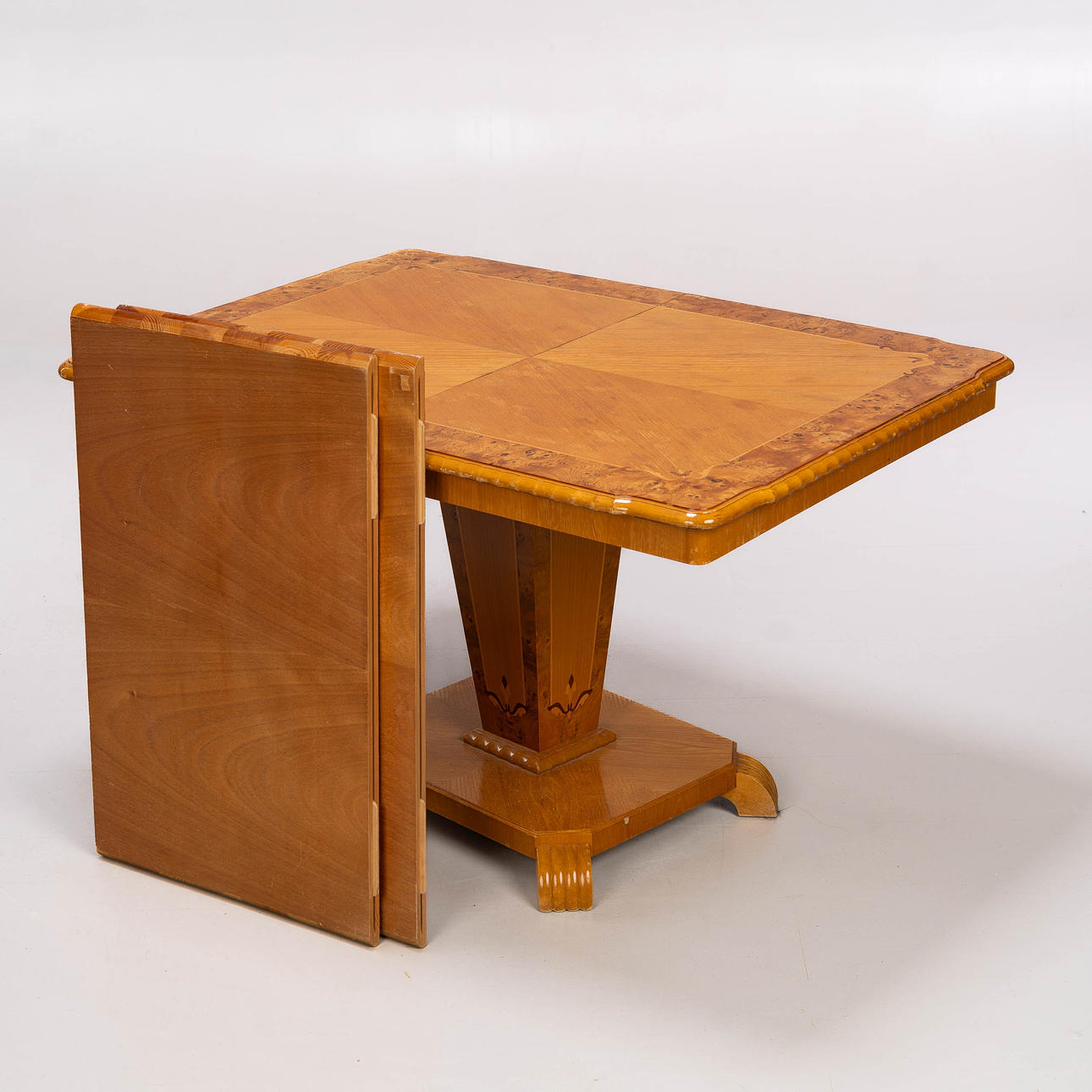 COFFEE TABLE, height-adjustable and extendable, mid-20th century.