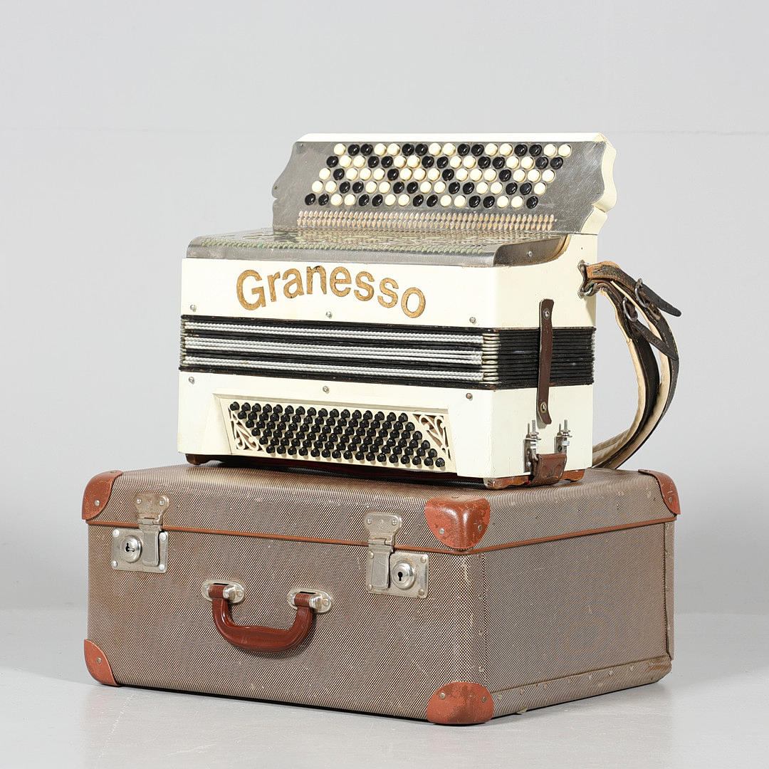 DRAGSPEL, Granesso.