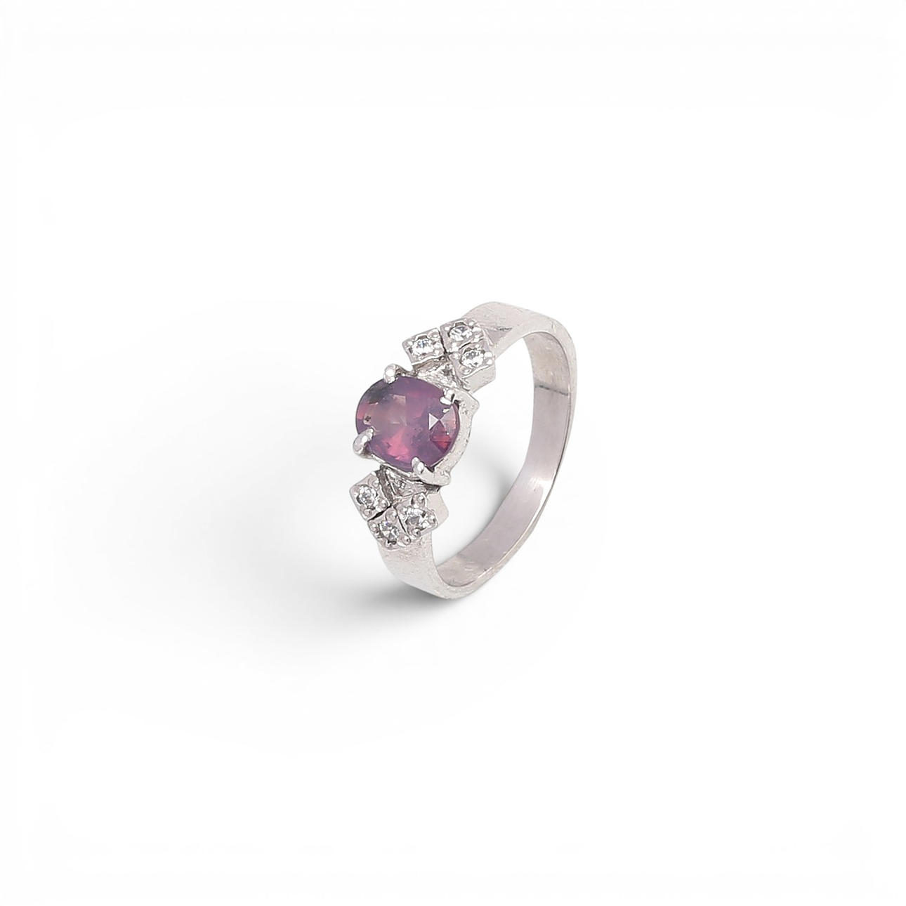 Spphire ring.