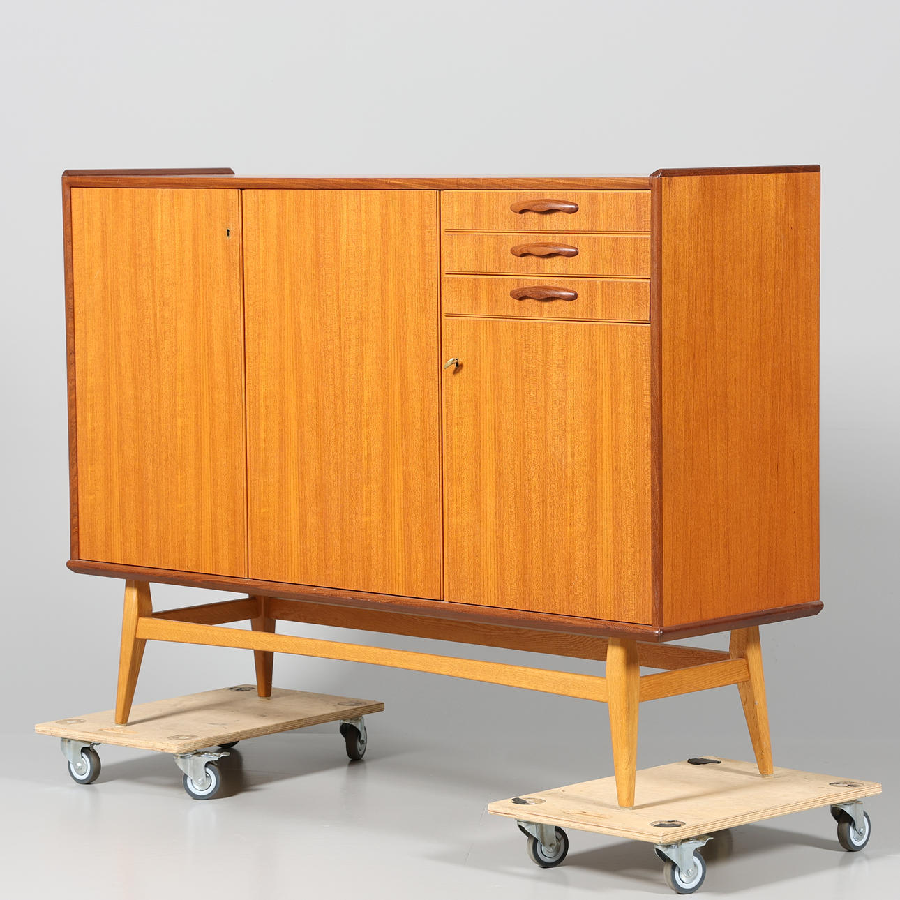 SKÄNK, 1950/60-tal , teak.