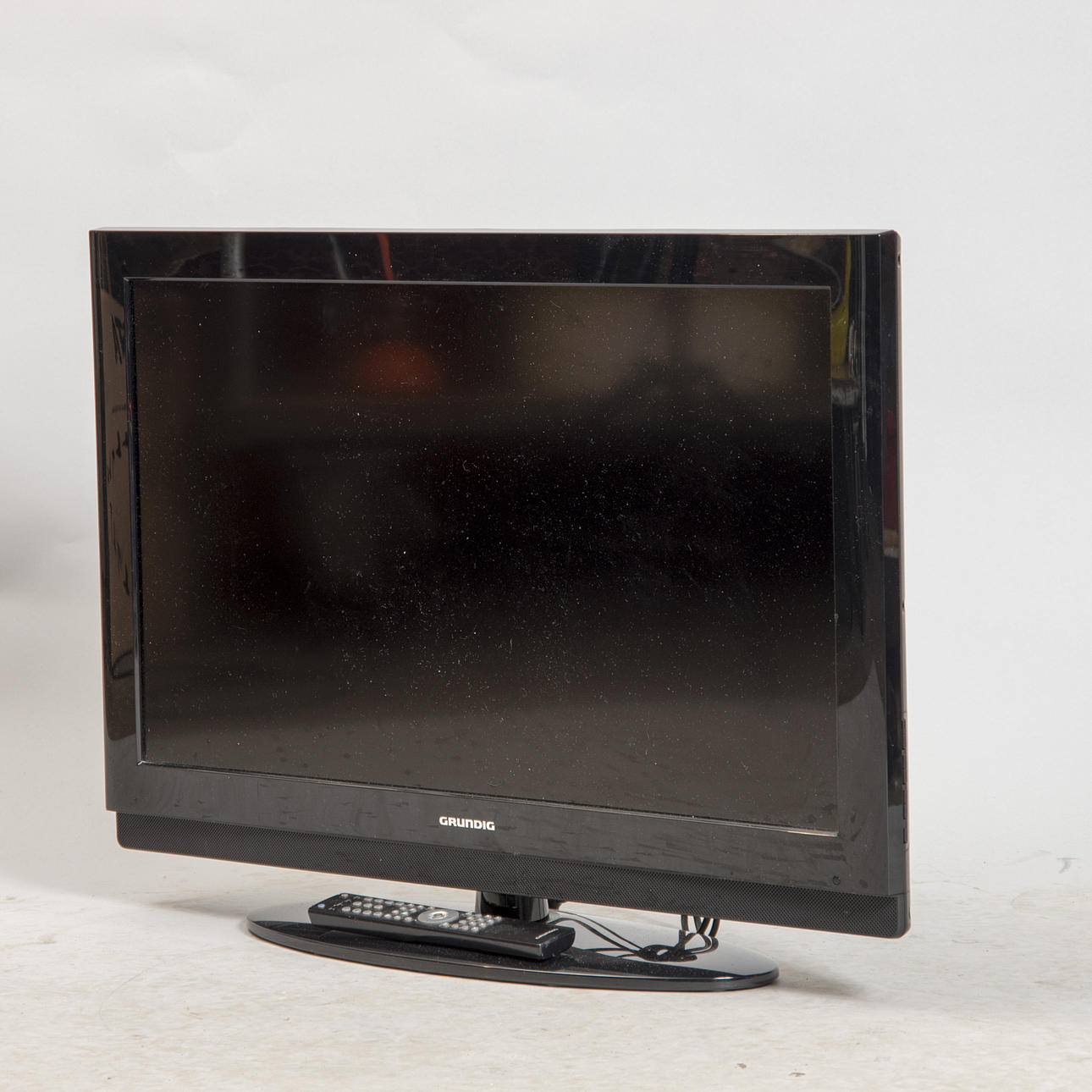 TV, 32 tum, Grundig.