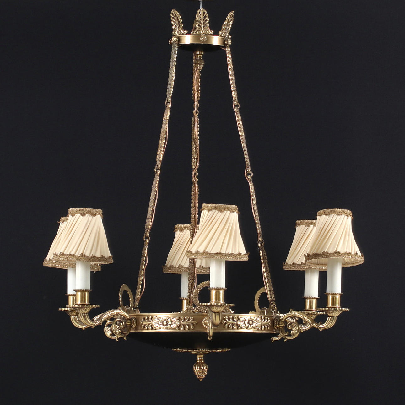 TAKAMPEL, metall, empirestil, 1900-tal.