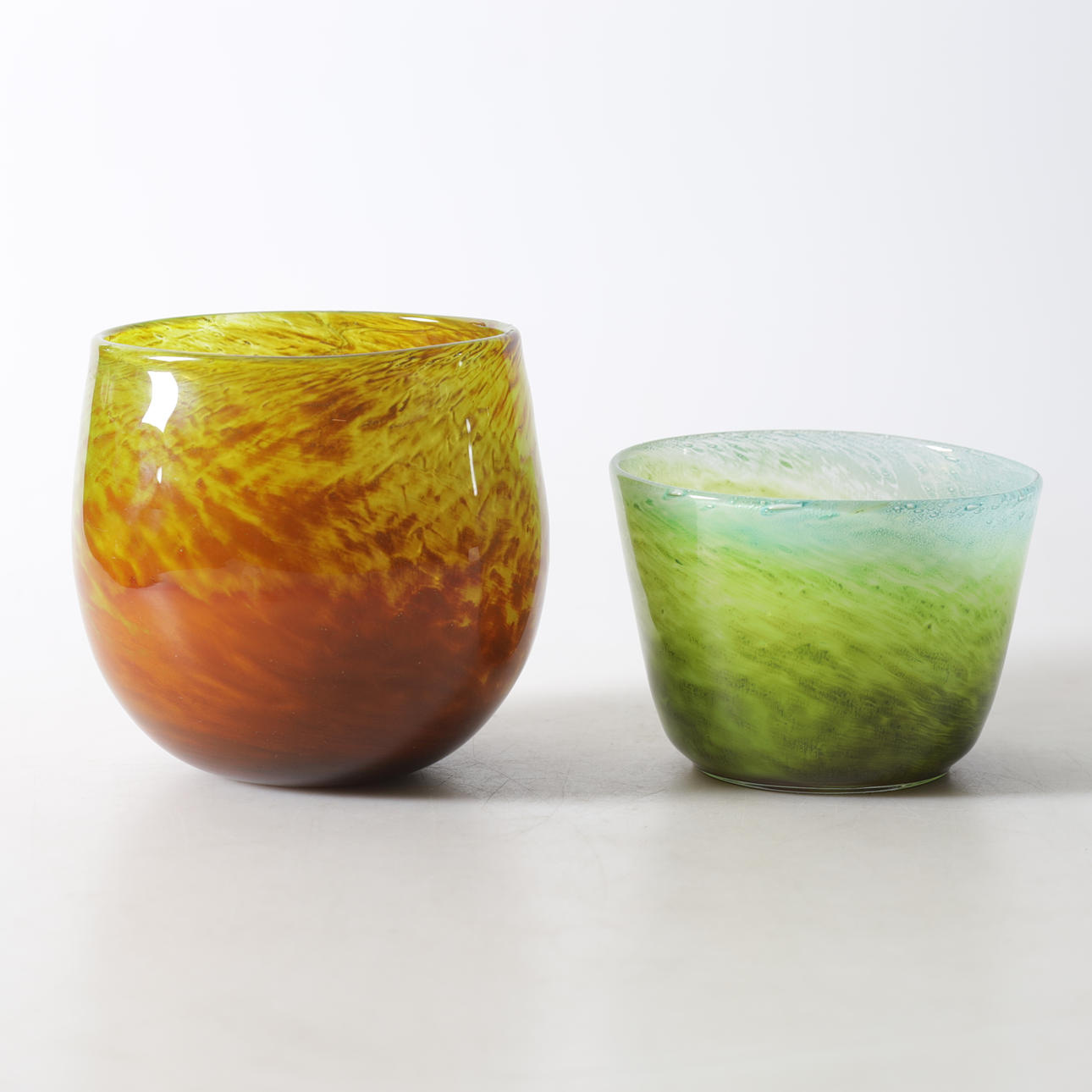 SKÅLAR, 2 st. Glas, delvis Ekenäs.