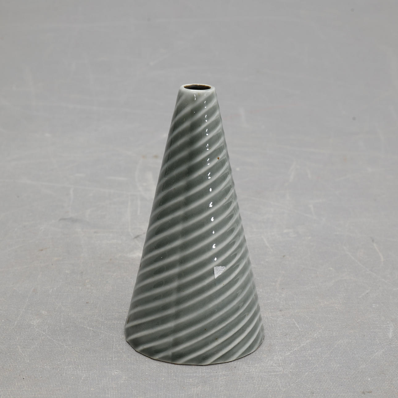 STIG LINDBERG. VAS, " Domino ", Gustavsberg.