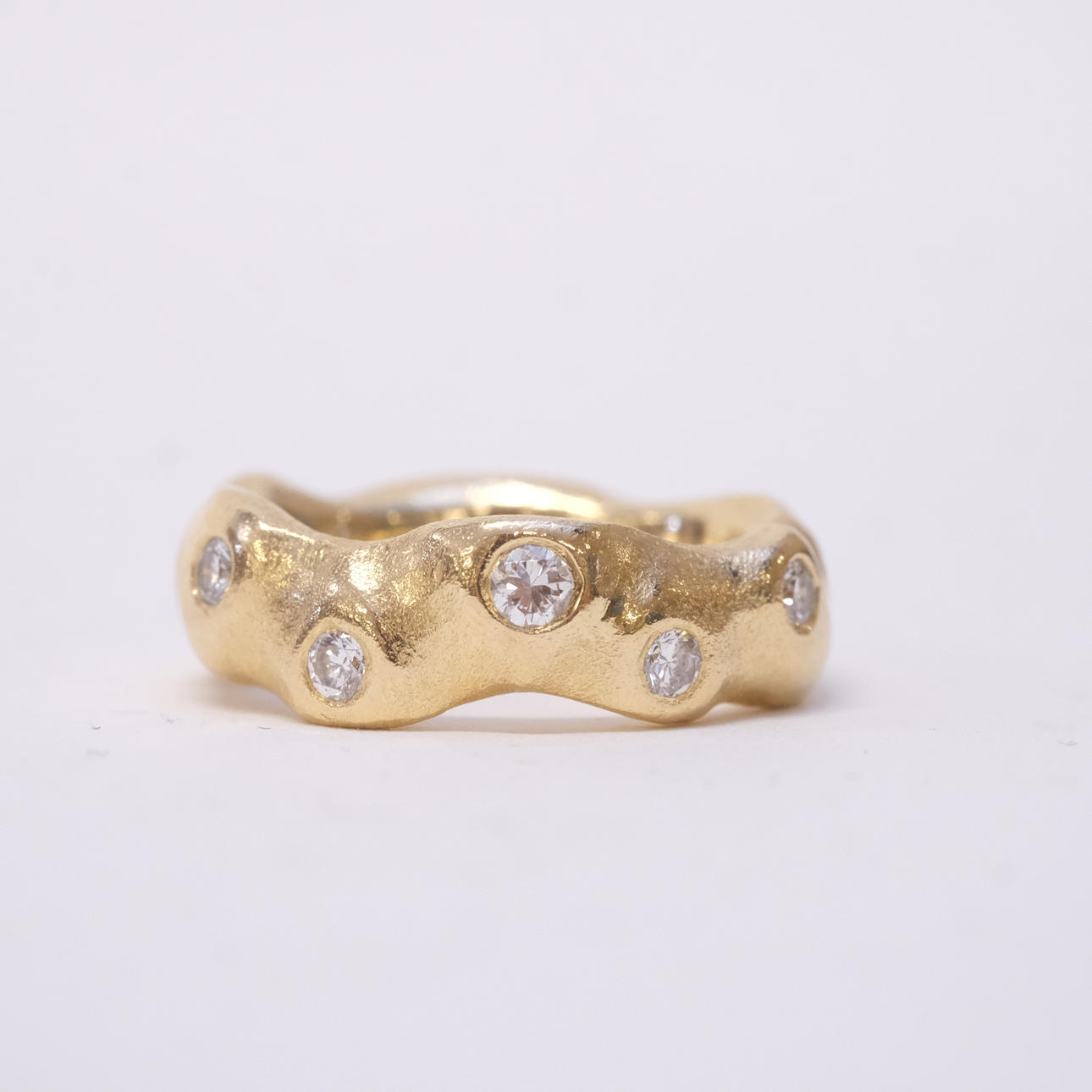 CLAES LILJEROTH, RING 18K GULD MED DIAMANTER.