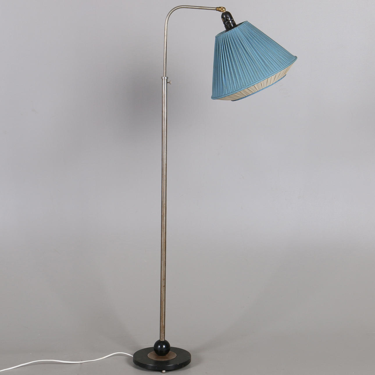 GOLVLAMPA, borstad metall, Zenith, 1900-talets första hälft.