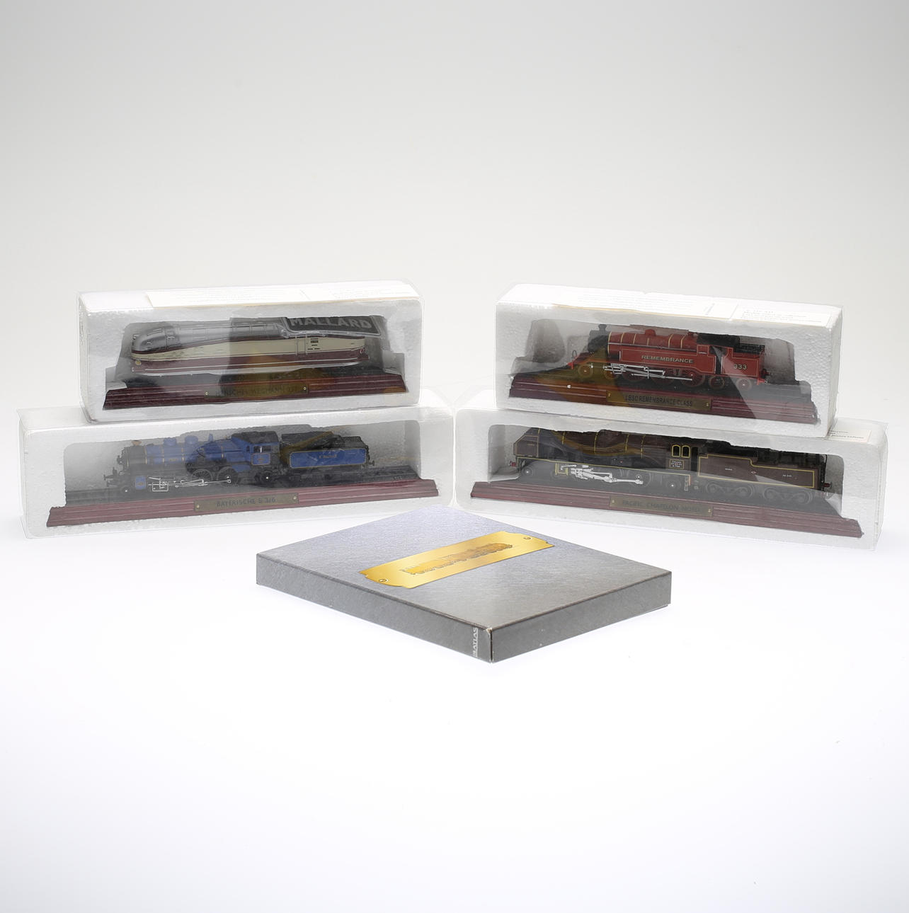 MODELLTÅG, 4 st, Editions Atlas.