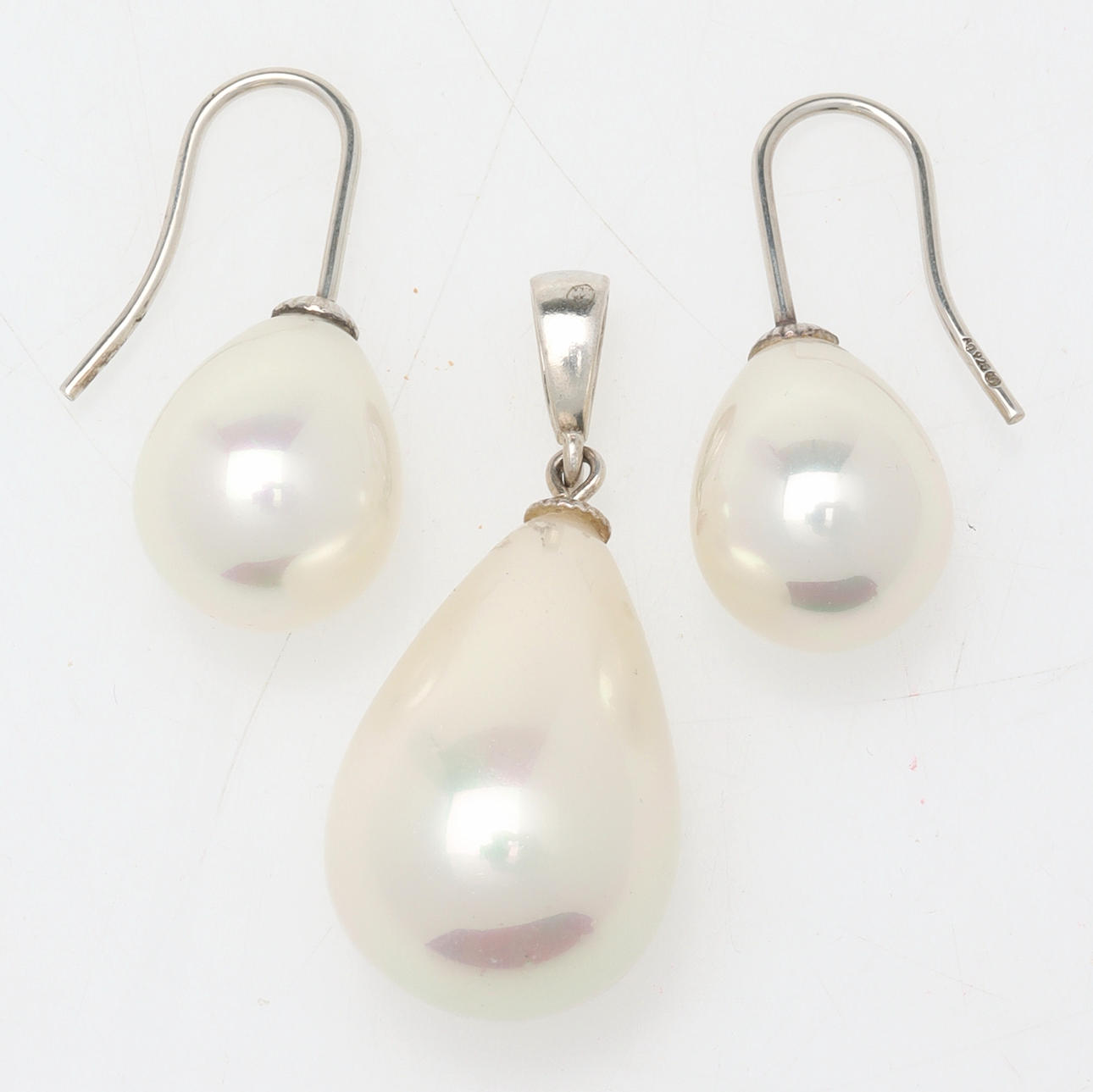 HÄNGE & ÖRHÄNGEN, sterlingsilver & majoricapärlor.
