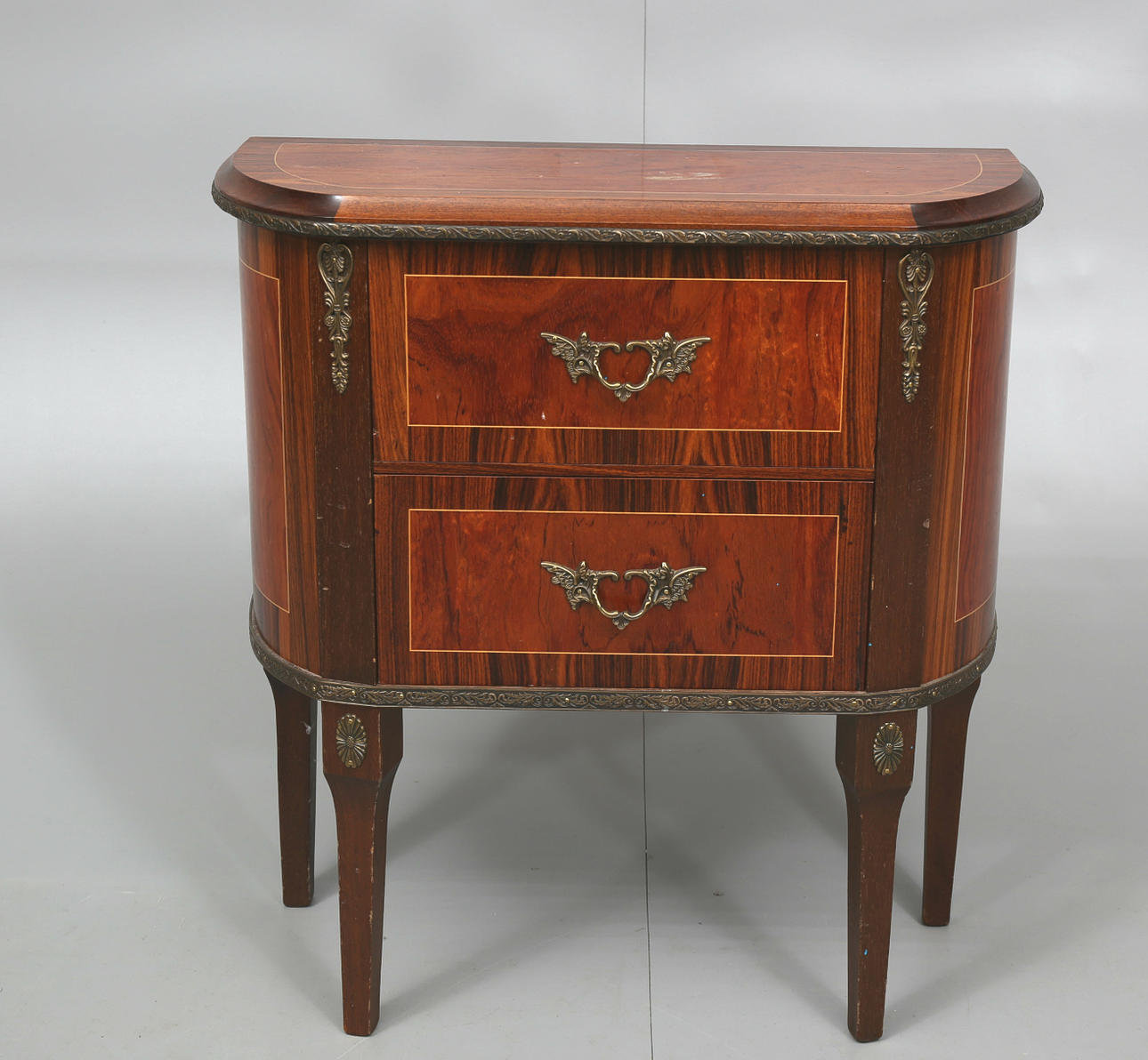 BYRÅ, olika träslag, 2 lådor, 1900-talets andra hälft.