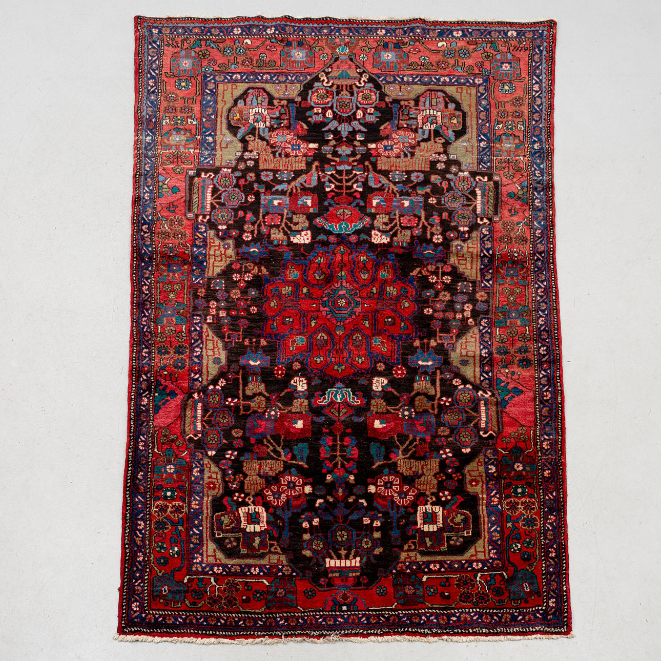 MATTA, Hamadan, ca 257x158 cm.