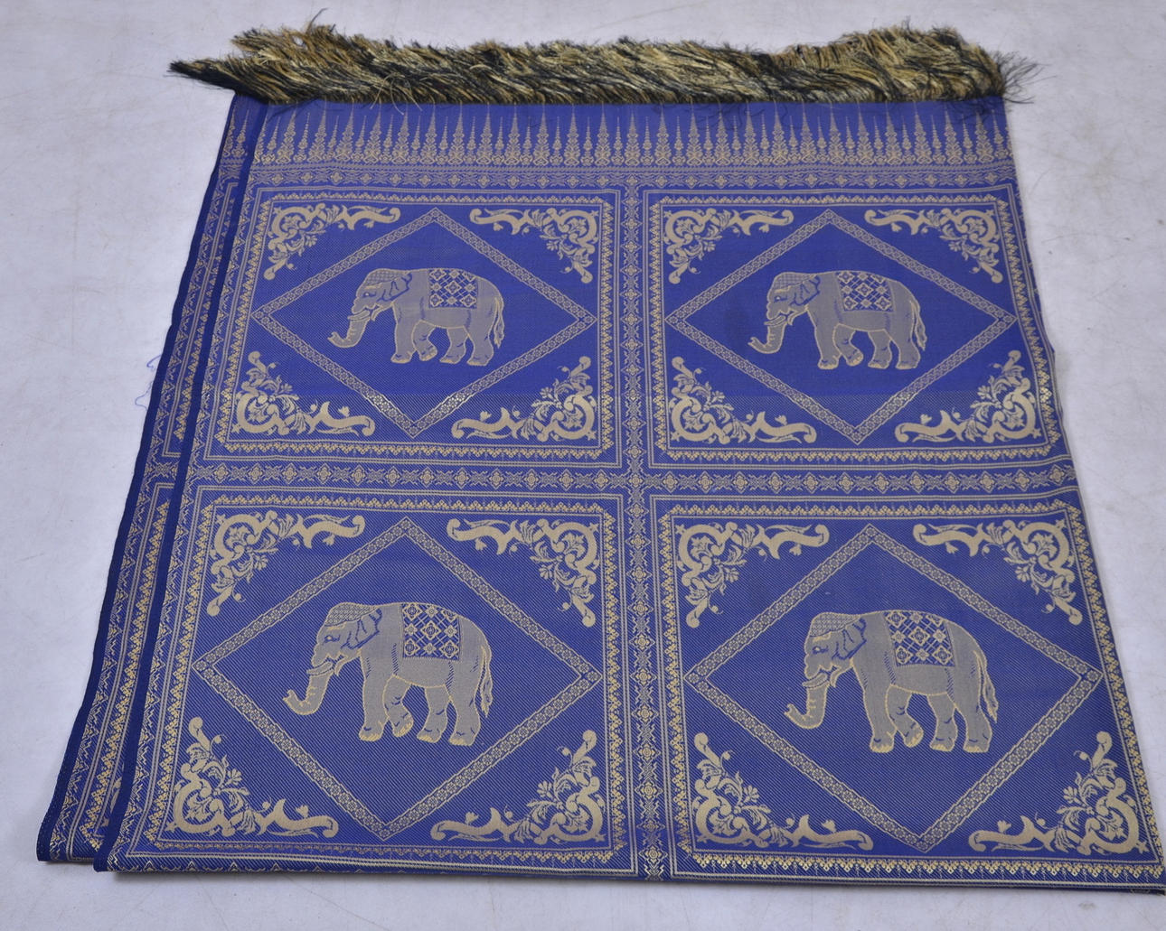 ÖVERKAST, ca 220x220 cm.