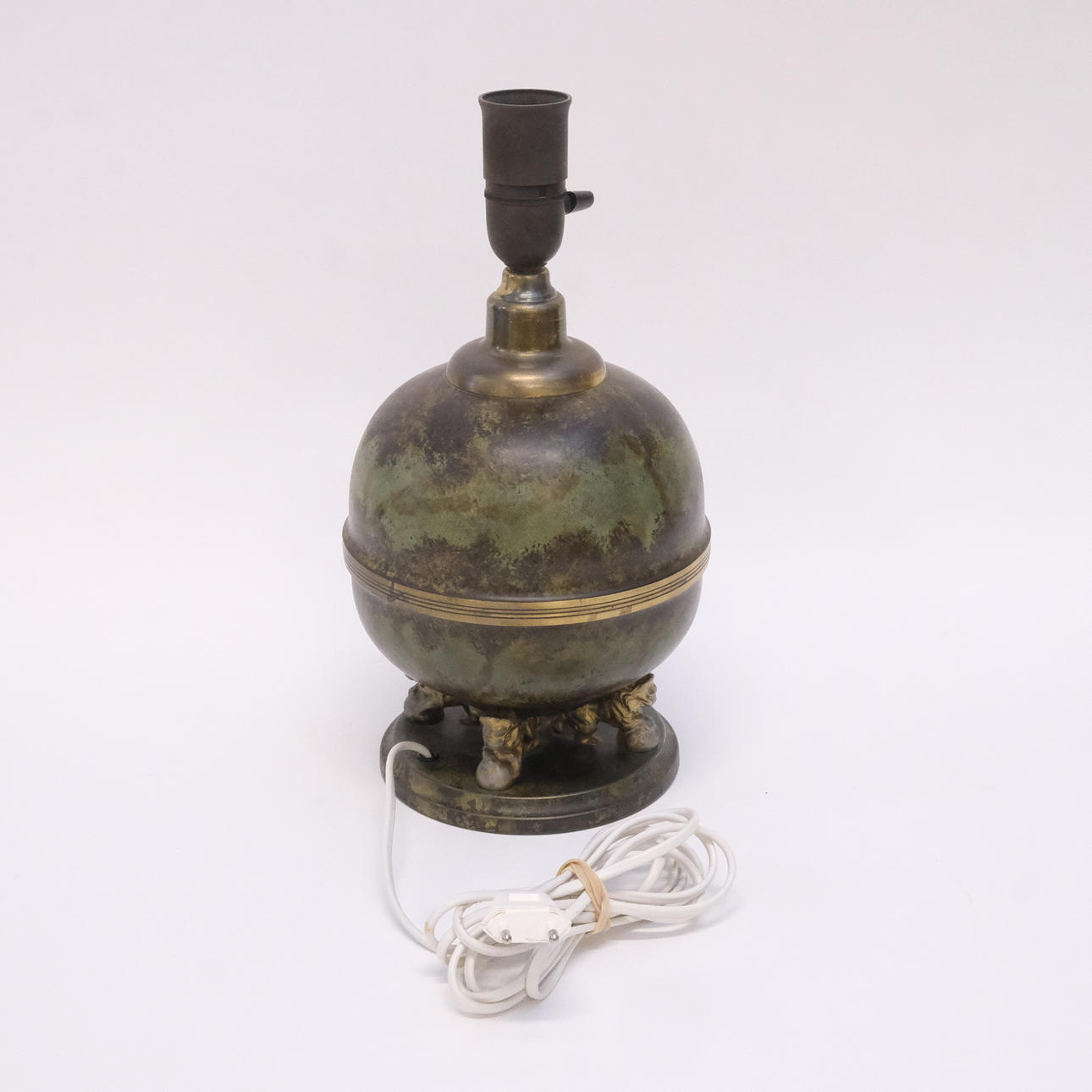ART DECO TABLE LAMP, 1920s/40s, PATINATED BRONZE.