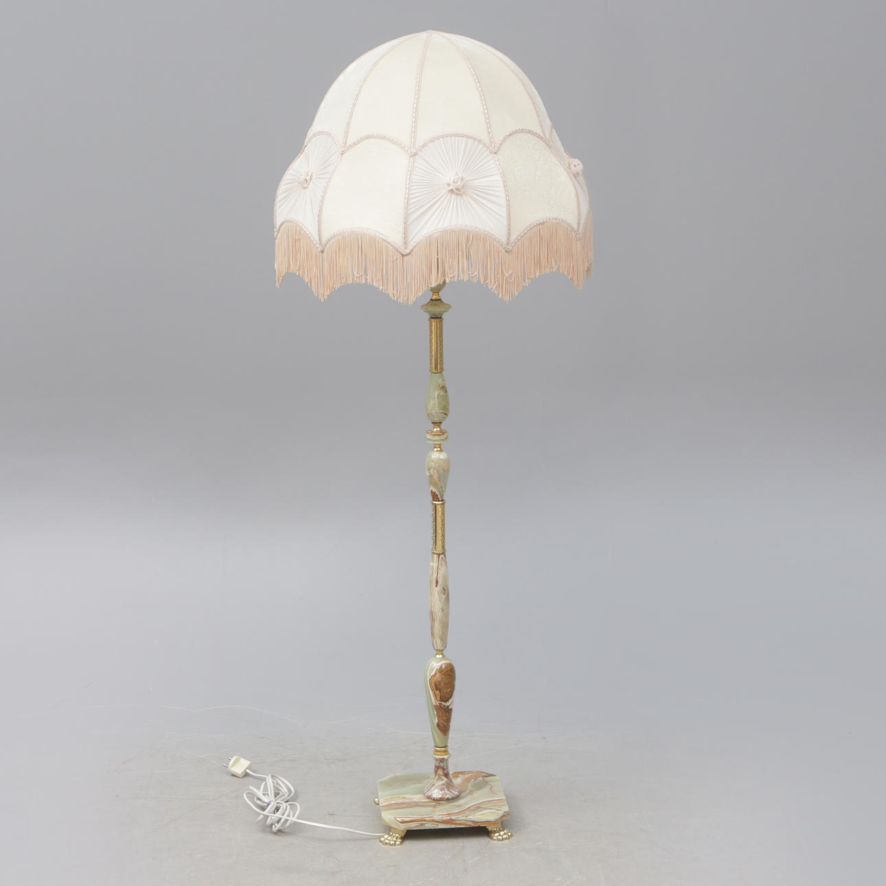 GOLVLAMPA, onyx.