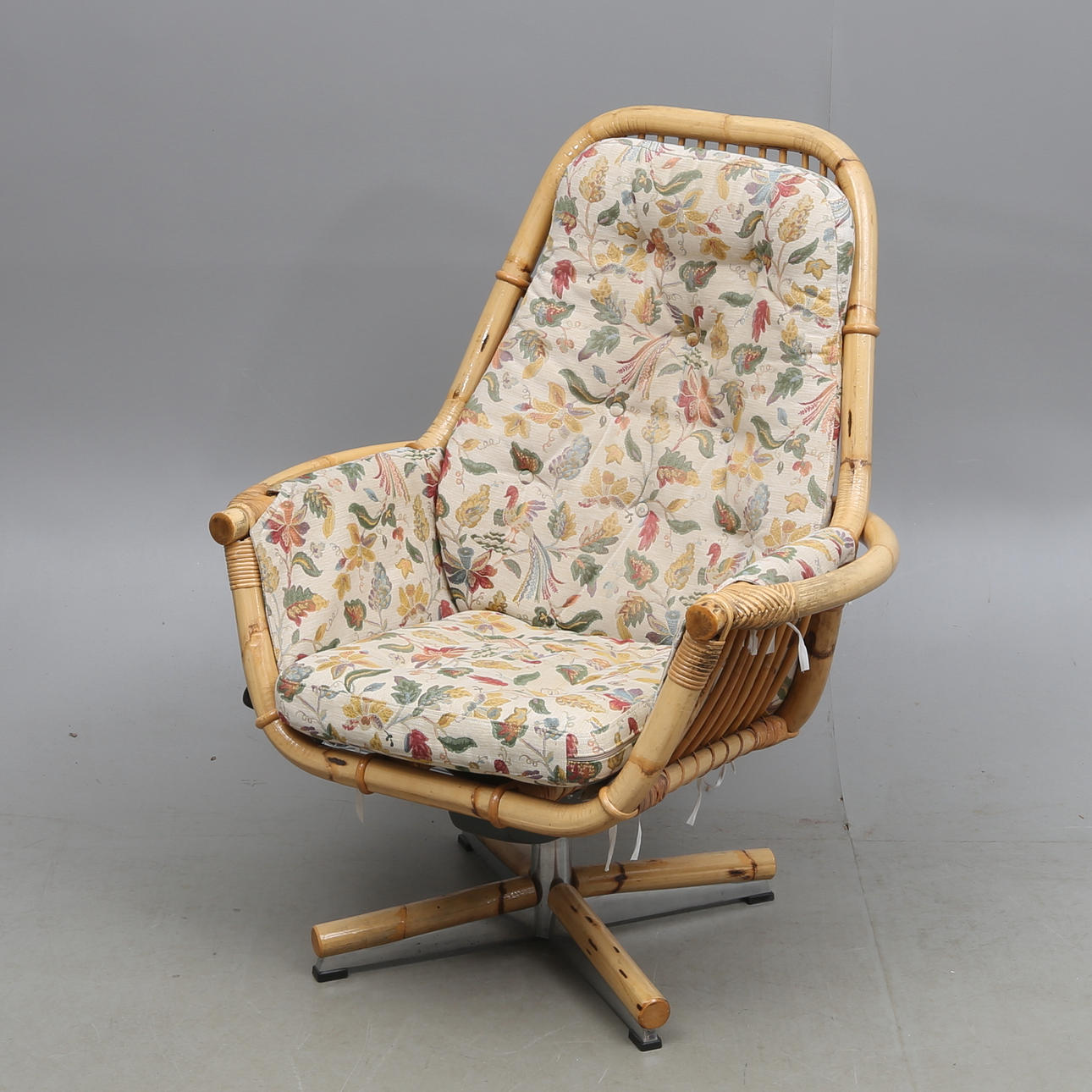 SNURRFÅTÖLJ, rotting, 1900-talets andra hälft.