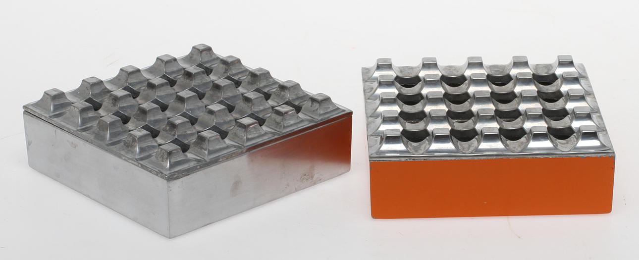 ASKKOPPAR, 2 st metall, "Ultima 15", Ljungberg & Bäckström, Diverse Ting Malmö samt Pascha AB Lund.