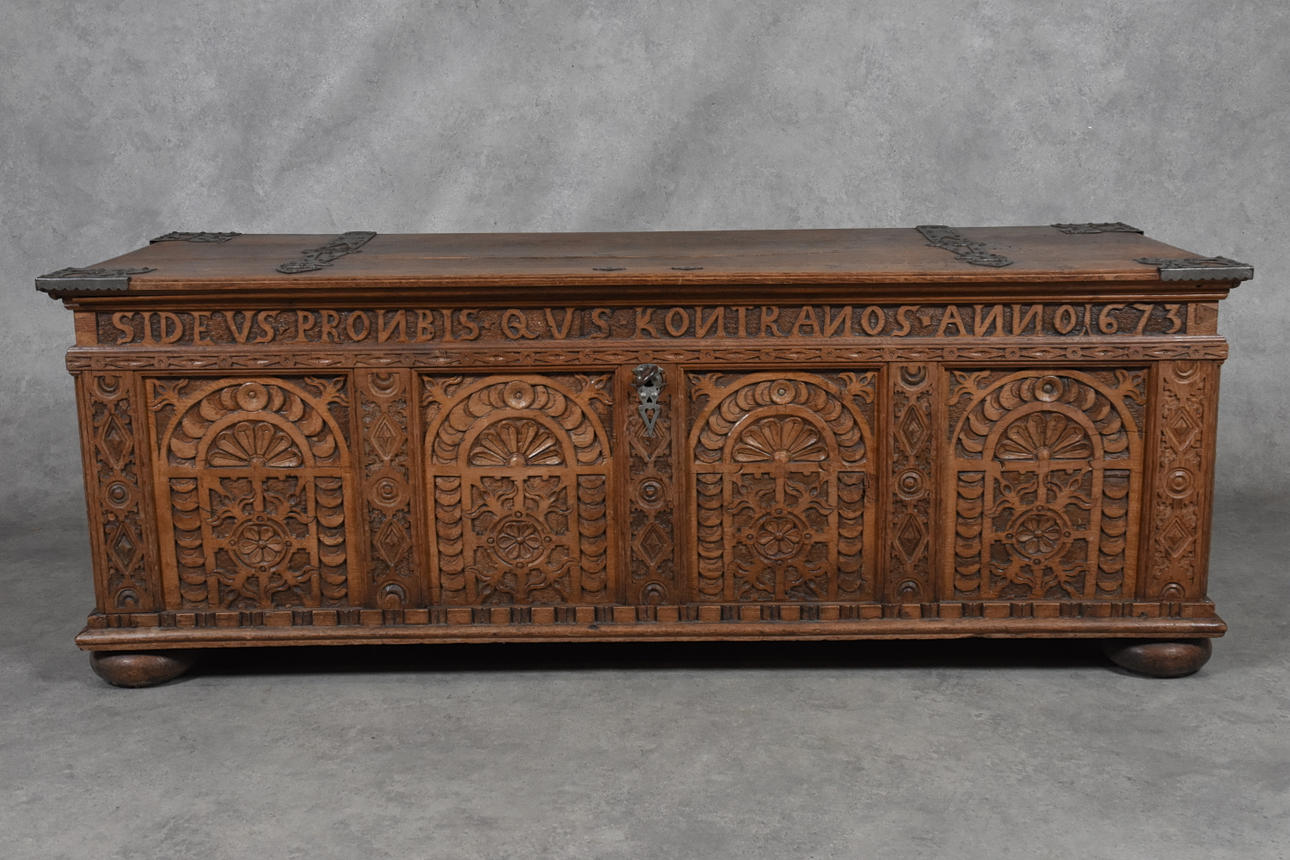 KISTA, Renässans 1600 tal, daterad 1673, enligt uppgift proveniens Skotttorps Slott.