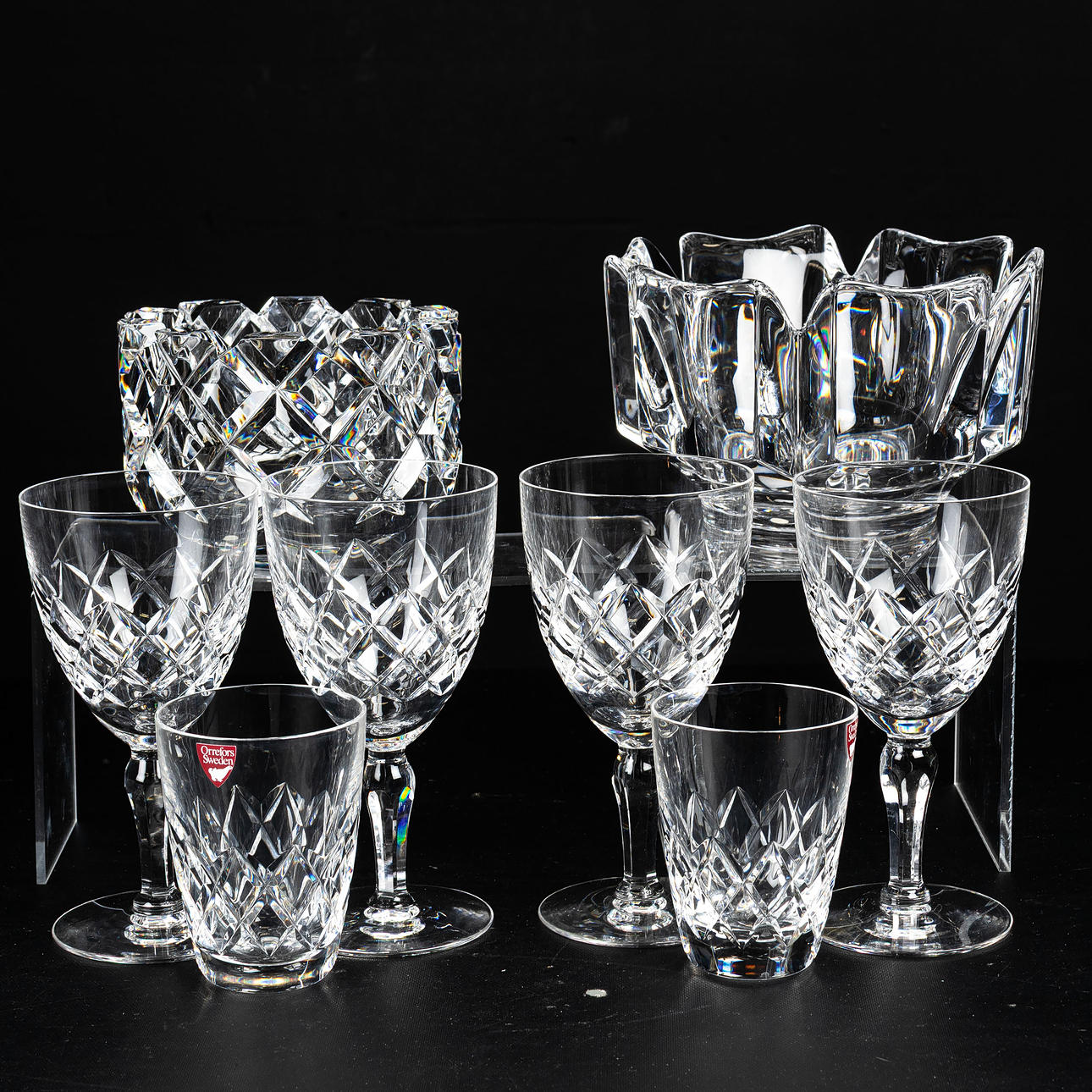 GLASFÖREMÅL, 8 delar, "Karolina", "Corona" & "Sofiero", Orrefors.