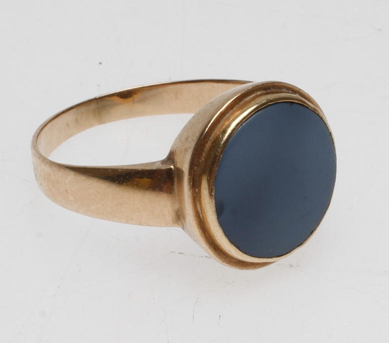 RING MED STEN, 14k guld, total vikt ca 5 gr.