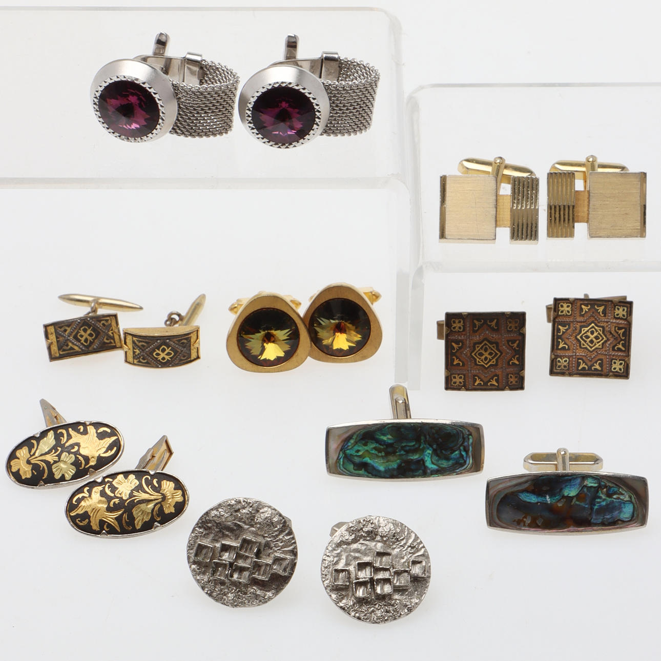 MANSCHETTKNAPPAR, 8 par, metall & stenar, bl.a. Spanien.