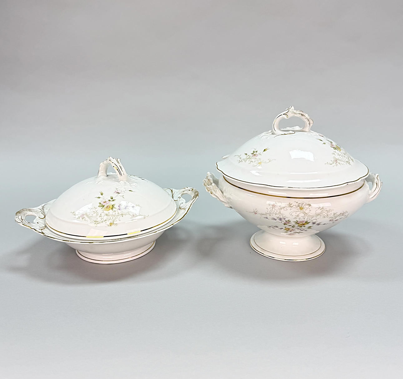 TUREEN & SOUP BOWL, porcelain.