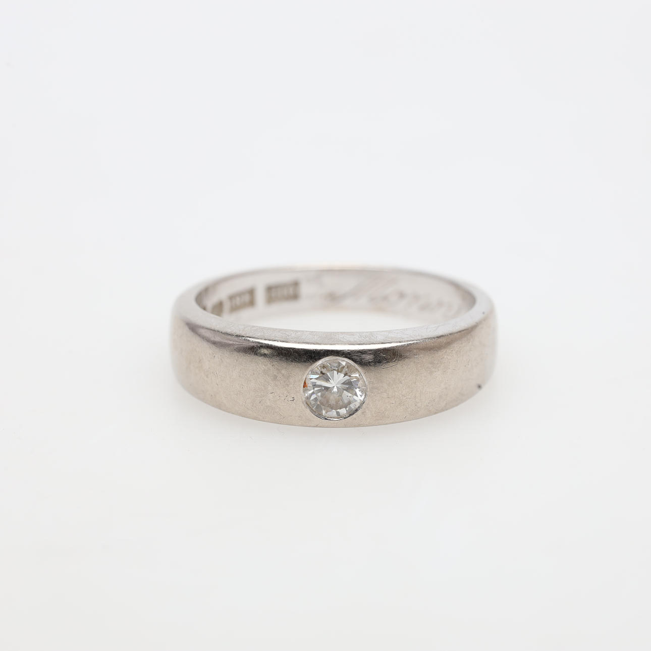 RING vitguld 18K, diamant, bruttovikt ca 9 gram.