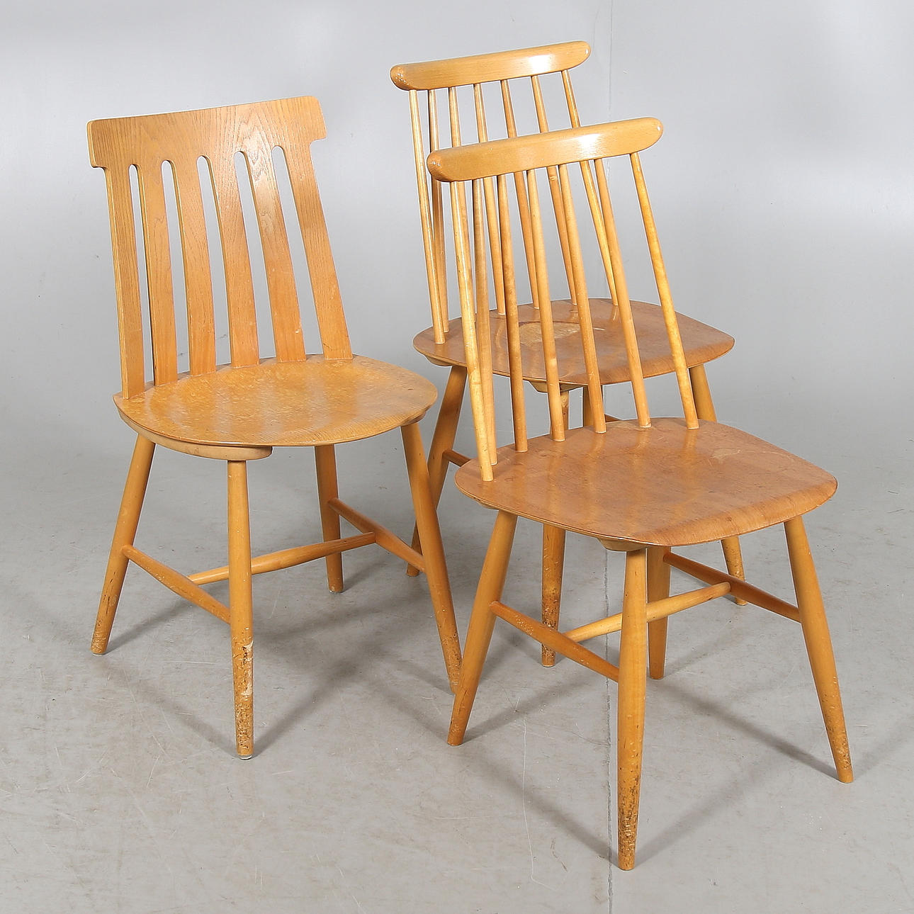 STOLAR, 3 st, " Fanett " Ilmari Tapiovaara, Edsbyverken och "Tallåsenstolen", Jan Hallberg, AB Tallåsen, 1960-tal.