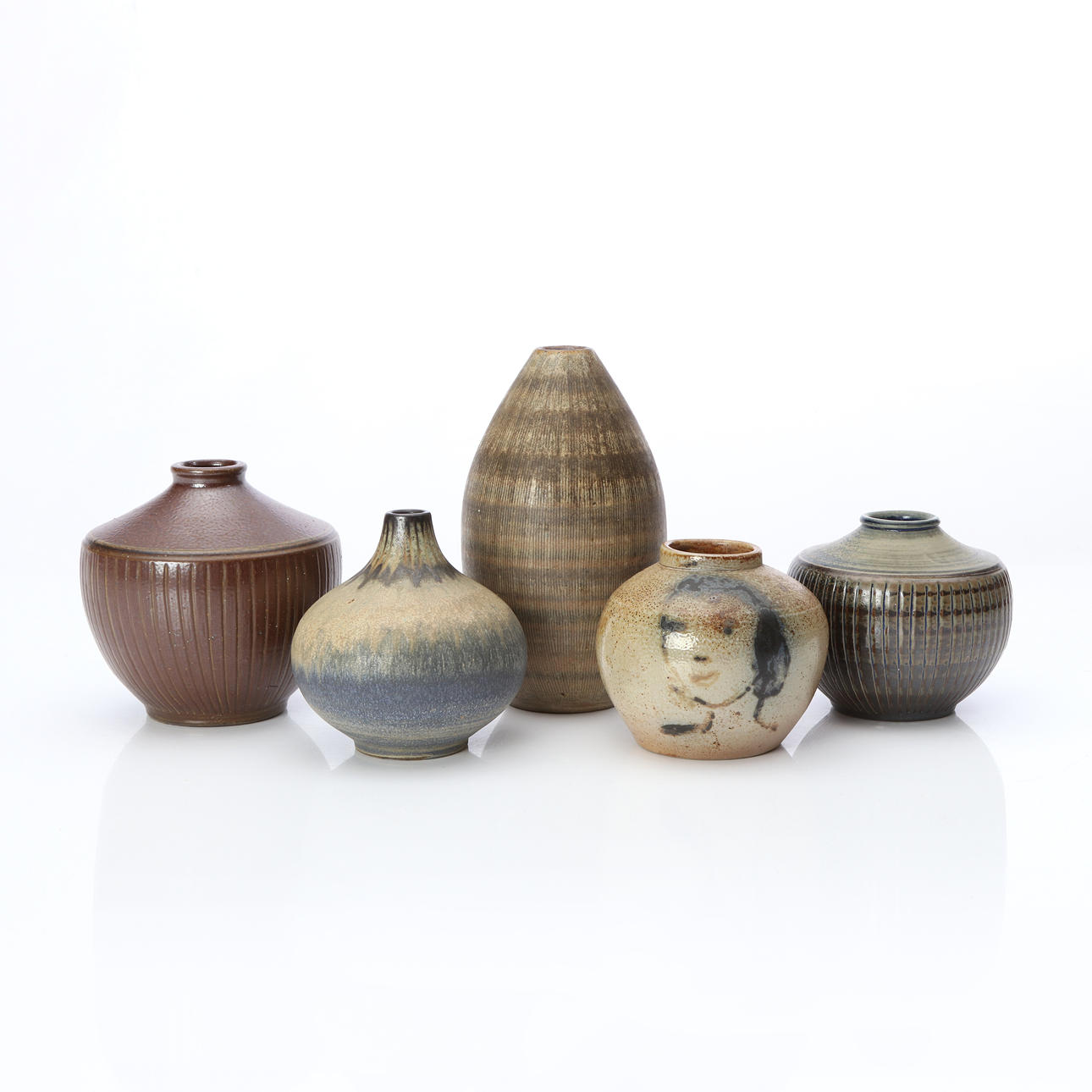 VASES, FIVE, WALLÅKRA. Salt-glazed stoneware. 20th century. Marked.