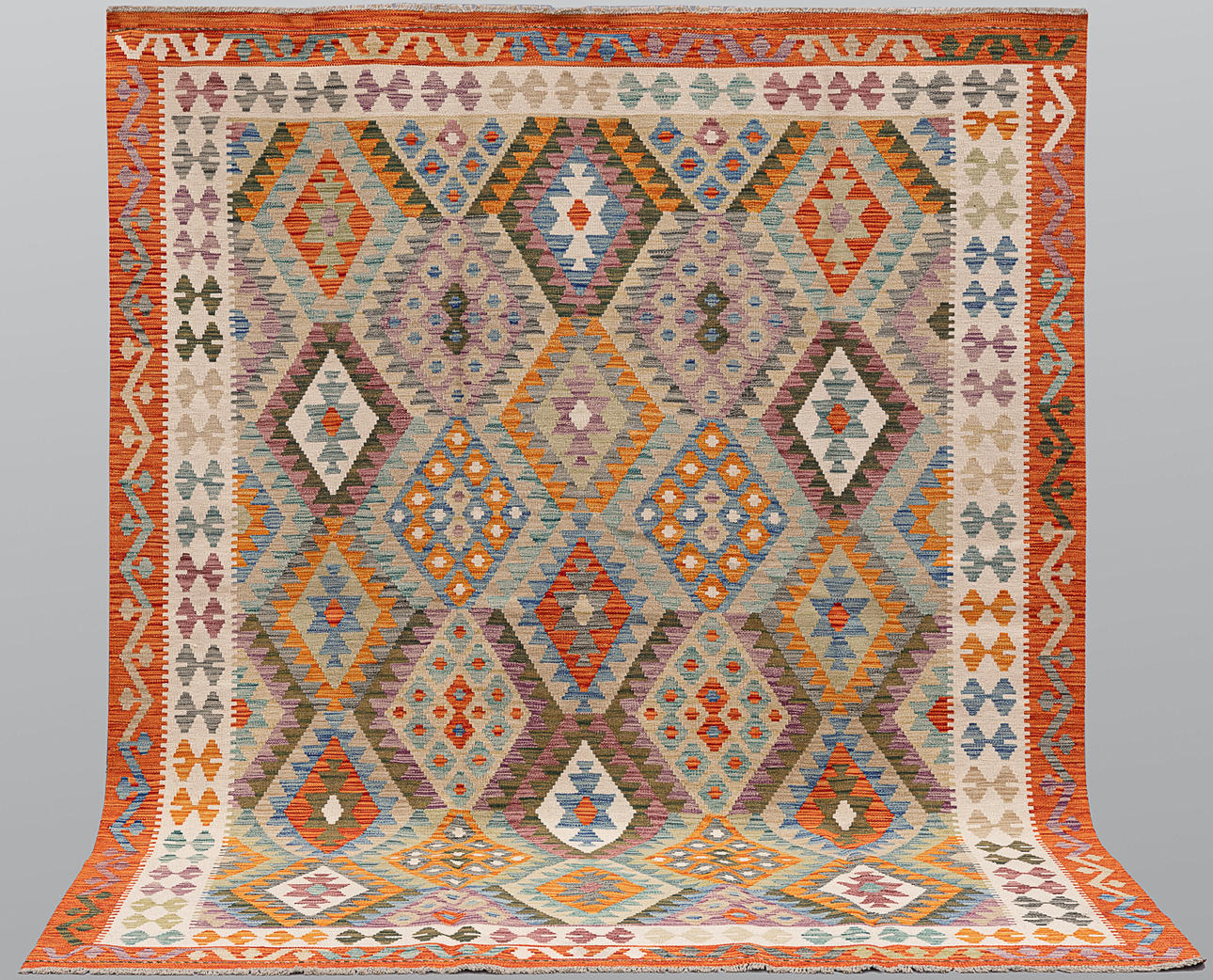 ORIENTMATTA. Kelim klassisk design, 254 x 208 cm.