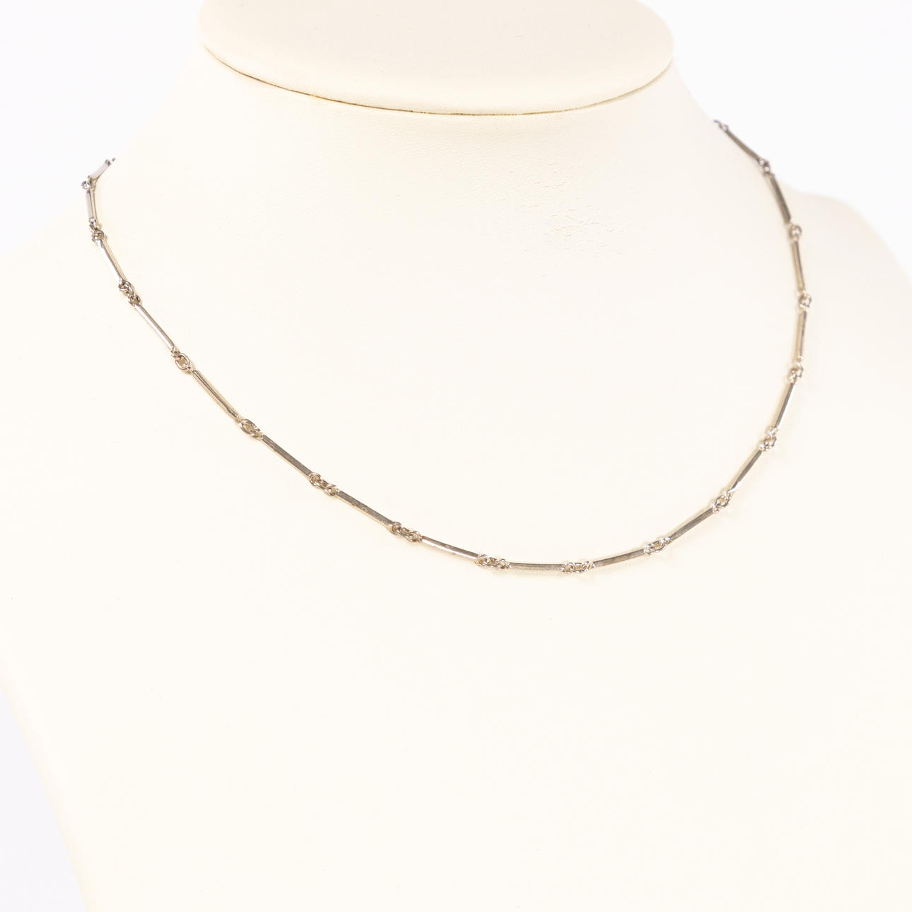 HALSBAND. Stavmodell, silver.
