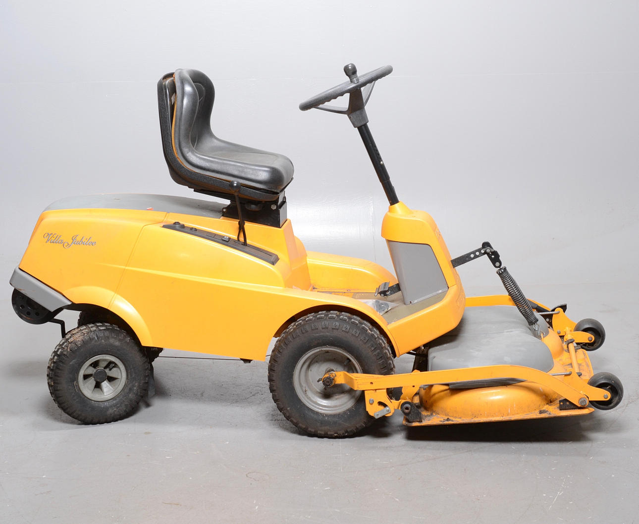 ÅKGRÄSKLIPPARE, Stiga Villa Jubilee.